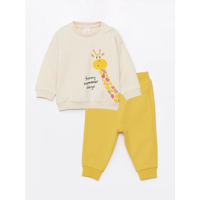 LCW baby BEJ Bisiklet Yaka Uzun Kollu Baskılı Erkek Bebek Sweatshirt ve Eşofman Altı 2li Takım