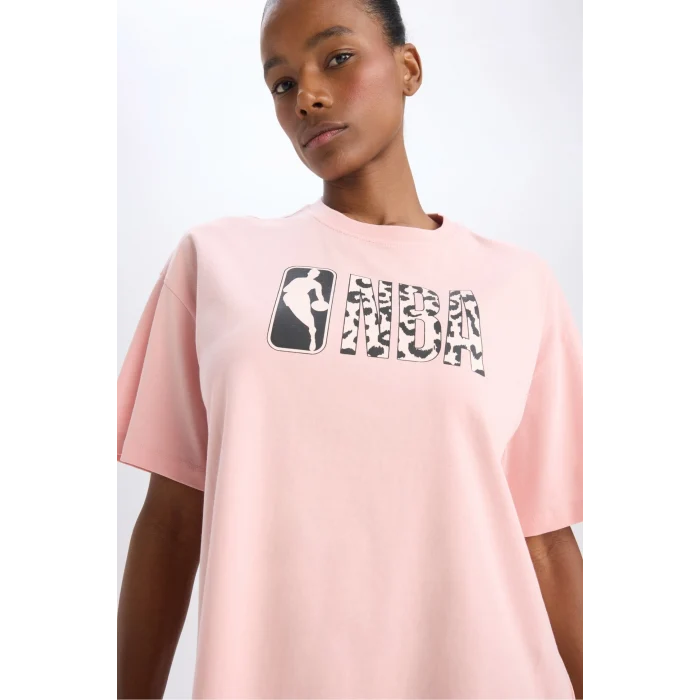 Defacto D8801 Pembe DeFactoFit NBA Wordmark Oversize Geniş Kalıp Bisiklet Yaka Sporcu Kısa Kollu Tişört