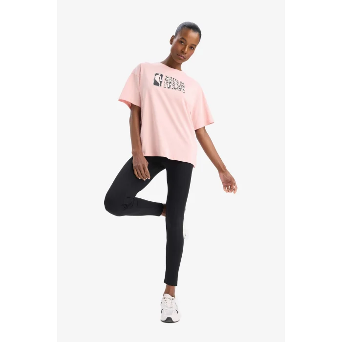 Defacto D8801 Pembe DeFactoFit NBA Wordmark Oversize Geniş Kalıp Bisiklet Yaka Sporcu Kısa Kollu Tişört
