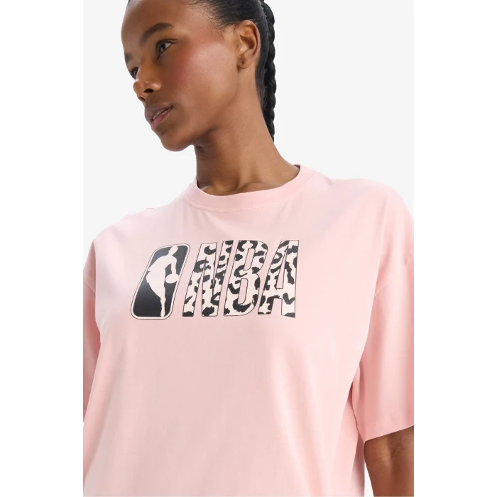 Defacto D8801 Pembe DeFactoFit NBA Wordmark Oversize Geniş Kalıp Bisiklet Yaka Sporcu Kısa Kollu Tişört