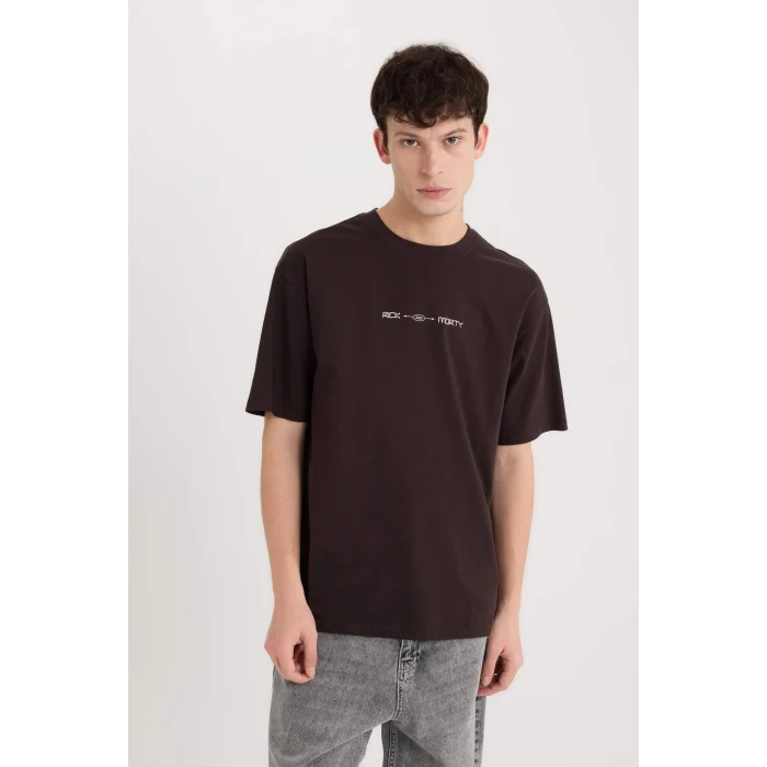 Defacto D9843 Kahve Rick and Morty Boxy Fit Bisiklet Yaka Sırt Baskılı Kısa Kollu Tişört