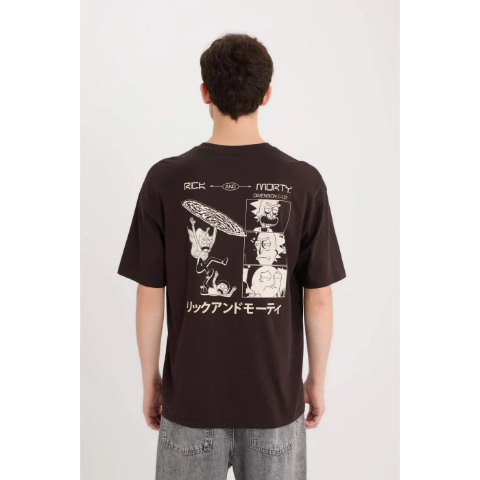 Defacto D9843 Kahve Rick and Morty Boxy Fit Bisiklet Yaka Sırt Baskılı Kısa Kollu Tişört