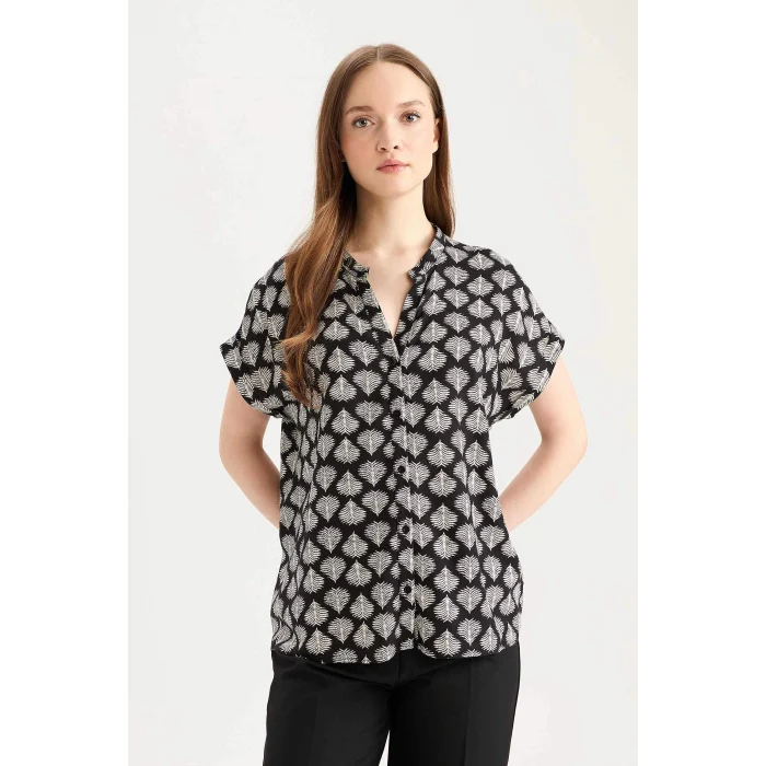 Defacto I6173 Siyah Regular Fit Apaş Yaka Desenli Kısa Kollu Gömlek