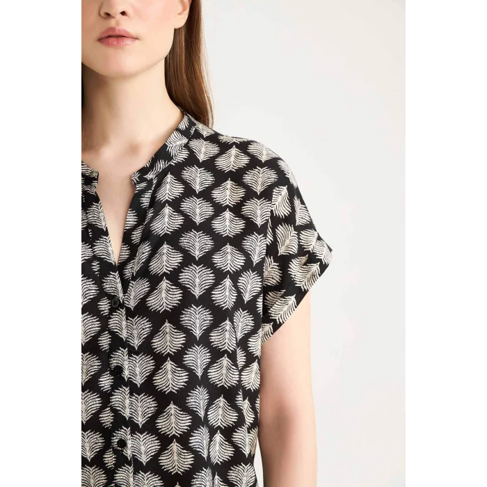 Defacto I6173 Siyah Regular Fit Apaş Yaka Desenli Kısa Kollu Gömlek