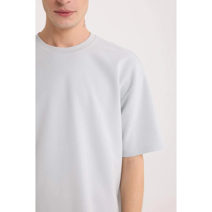 Defacto X3926 Gri Oversize Geniş Kalıp Ütü Gerektirmeyen Bisiklet Yaka Kısa Kollu Basic Düz Ağır Kumaş Tişört