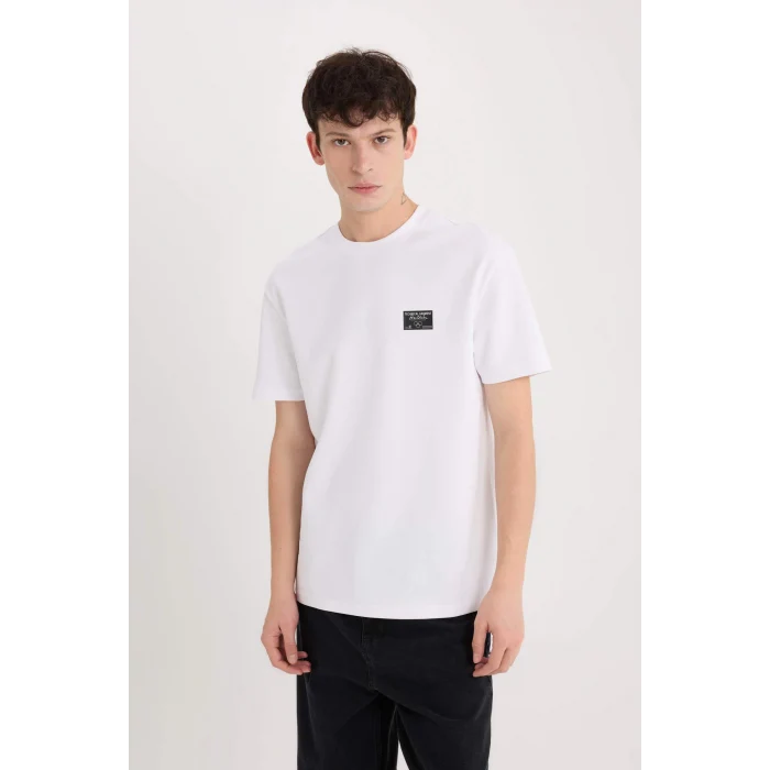 Defacto D5516 Beyaz Regular Fit Bisiklet Yaka Ütü Gerektirmeyen Nefes Alabilen Baskılı Kısa Kollu Ağır Kumaş Tişört
