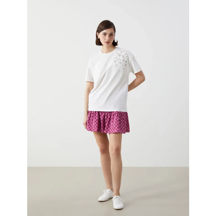 LCW Vision Ekru Bisiklet Yaka Çiçek Nakışlı Kadın Tişört