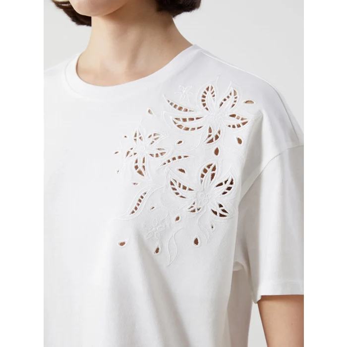 LCW Vision Ekru Bisiklet Yaka Çiçek Nakışlı Kadın Tişört