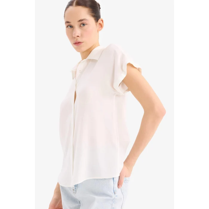 Defacto N7819 Beyaz Regular Fit Basic Düz Viskon Kısa Kollu Gömlek