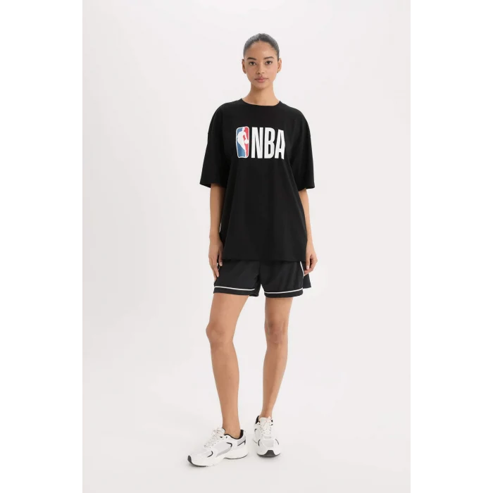 Defacto Z9313 Siyah DeFactoFit NBA Wordmark Boxy Fit Bisiklet Yaka Kısa Kollu Tişört