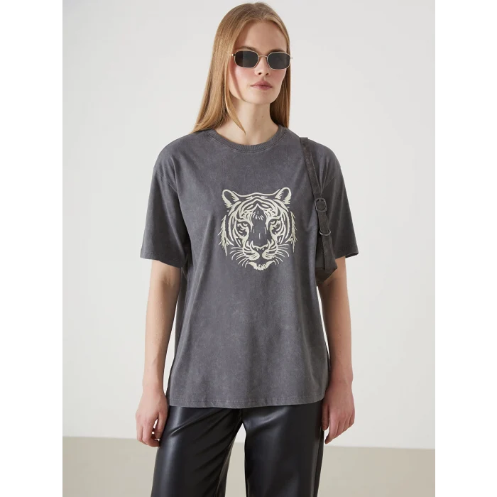 LCW Vision Antrasit Bisiklet Yaka Leopar Baskılı Kadın Tişört