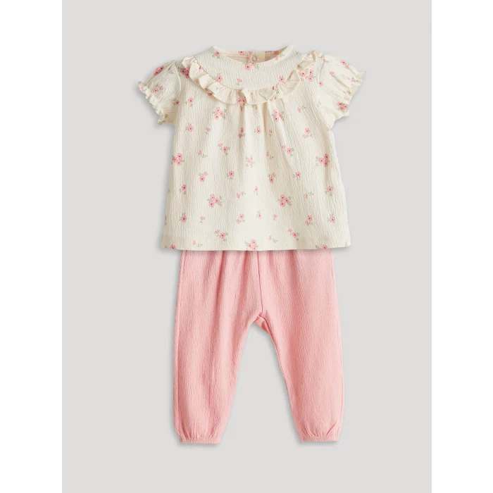 LCW baby Ekru Fırfırlı Çiçekli Kız Bebek Bluz ve Pantolon 2li