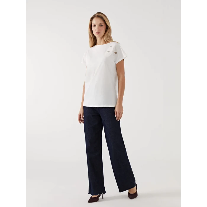 LCWAIKIKI Classic Ekru Bisiklet Yaka Nakışlı Kadın Tişört