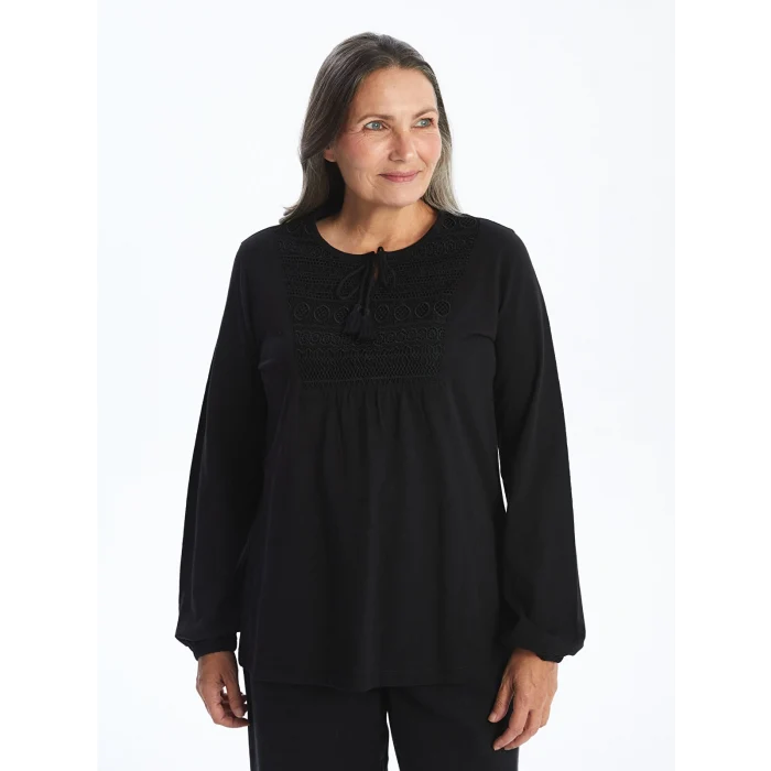 LCW Grace Siyah Bağlamalı Yaka Nakışlı Kadın Bluz