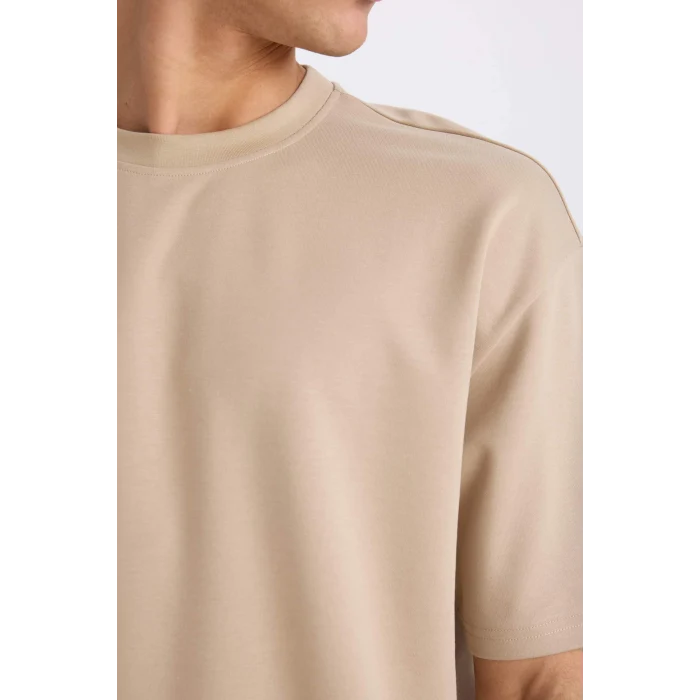 Defacto X3926 Bej Oversize Geniş Kalıp Ütü Gerektirmeyen Bisiklet Yaka Kısa Kollu Basic Düz Ağır Kumaş Tişört