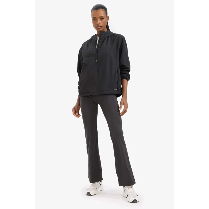 Defacto D6086 Siyah DeFactoFit Su İtici Kapüşonlu Fermuarlı Esnek Dokulu Mevsimlik Baharlık Mont