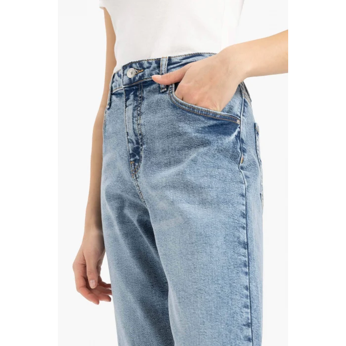 Defacto D8209 Mavi Lina Comfort Mom Normal Bel Düz Paça Jean Kar Yıkamalı Pantolon