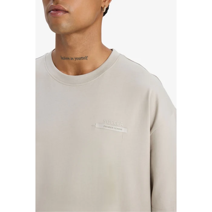 Defacto E2582 Bej DeFactoFit Oversize Geniş Kalıp Bisiklet Yaka Baskılı Sporcu Kısa Kollu Tişört