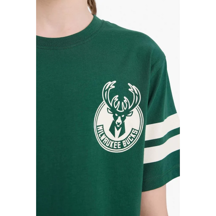 Defacto E4842 Yeşil Erkek Çocuk NBA Milwaukee Bucks Bisiklet Yaka Kısa Kollu Tişört
