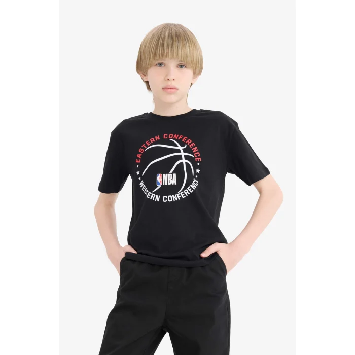 Defacto E4835 Siyah Erkek Çocuk NBA Wordmark Bisiklet Yaka Kısa Kollu Tişört