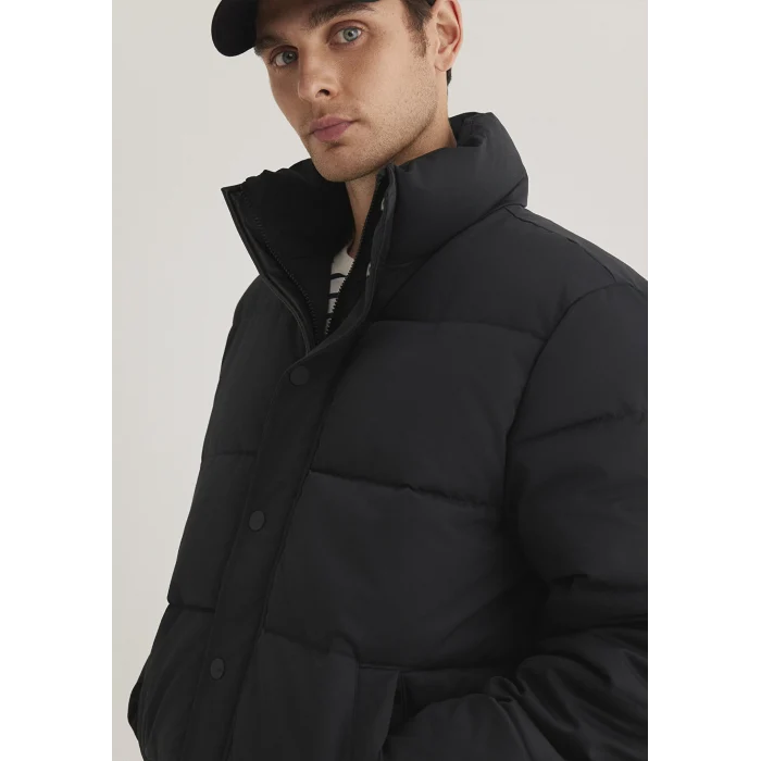 Mavi 0110474-900 Dik Yaka Siyah Mont