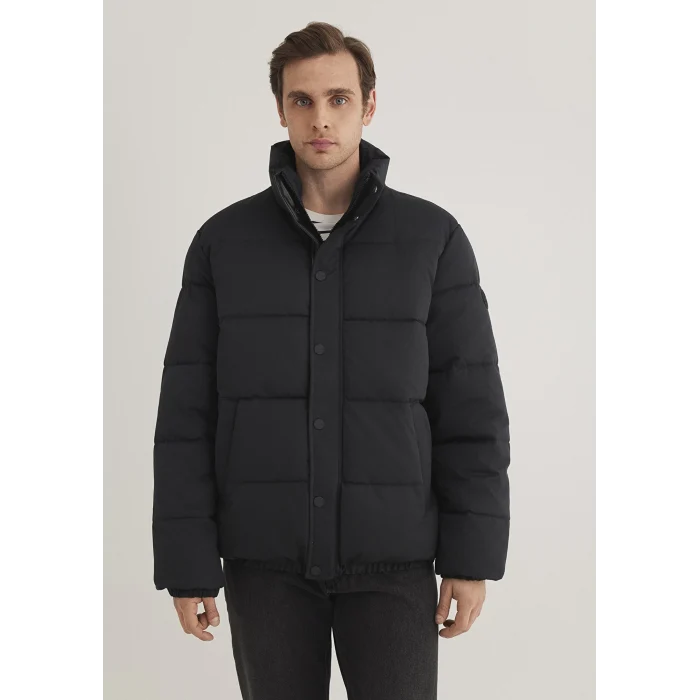 Mavi 0110474-900 Dik Yaka Siyah Mont