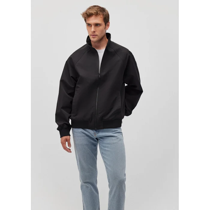 Mavi 0110390-900 Dik Yaka Siyah Ceket