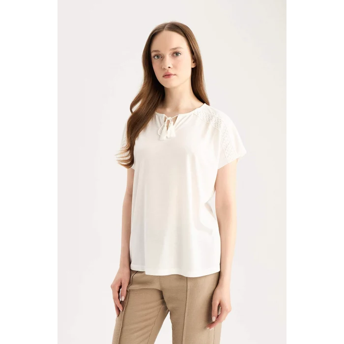 Defacto C1874 Ekru Bisiklet Yaka Casual Kısa Kollu Tişört