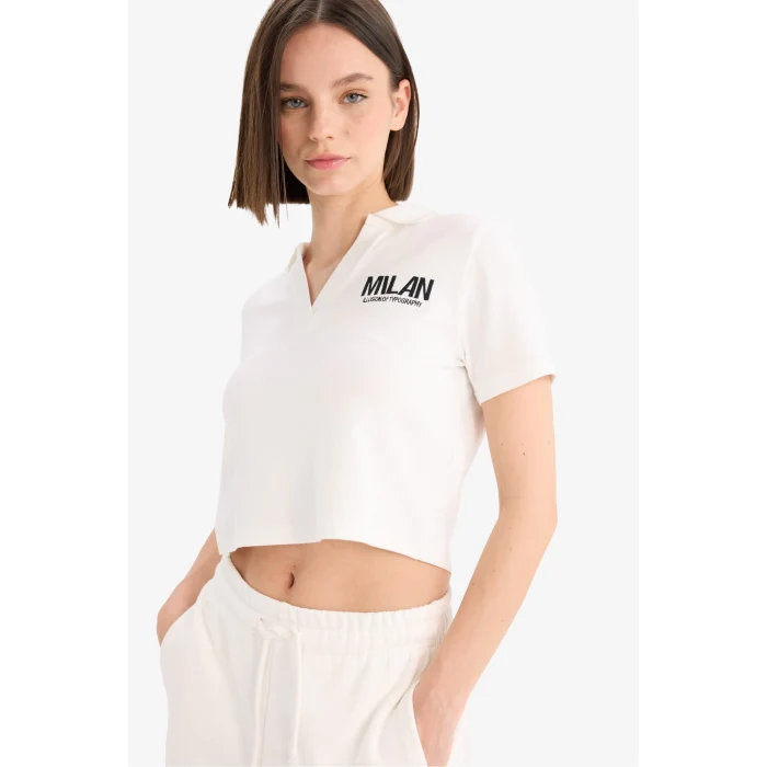 Defacto E5151 Ekru Fitted Polo Yaka Nakış Baskı Baskılı Modal Kısa Kollu Tişört