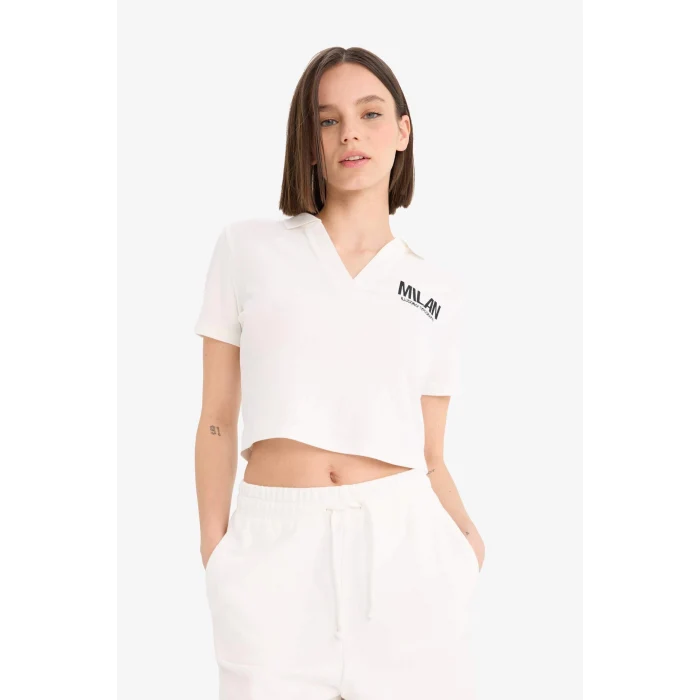 Defacto E5151 Ekru Fitted Polo Yaka Nakış Baskı Baskılı Modal Kısa Kollu Tişört