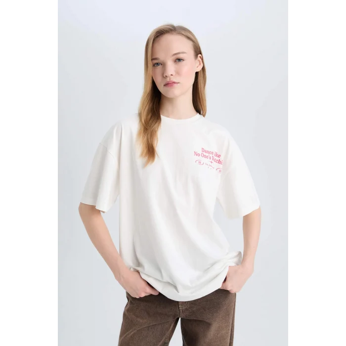 Defacto E0635 Beyaz Coool Oversize Geniş Kalıp Bisiklet Yaka Sırt Baskılı Kısa Kollu Tişört