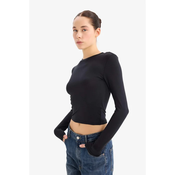 Defacto D0199 Siyah 	Fitted Vücuda Oturan Bisiklet Yaka Basic Düz Uzun Kollu Tişört