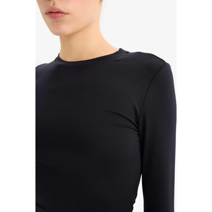 Defacto D0199 Siyah 	Fitted Vücuda Oturan Bisiklet Yaka Basic Düz Uzun Kollu Tişört