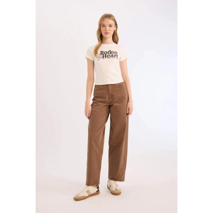 Defacto E4684 Beyaz Coool Fitted Bisiklet Yaka Baskılı Ribana Crop Kısa Kollu Tişört