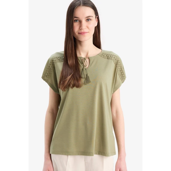 Defacto C1874 Haki Bisiklet Yaka Kısa Kollu Tişört