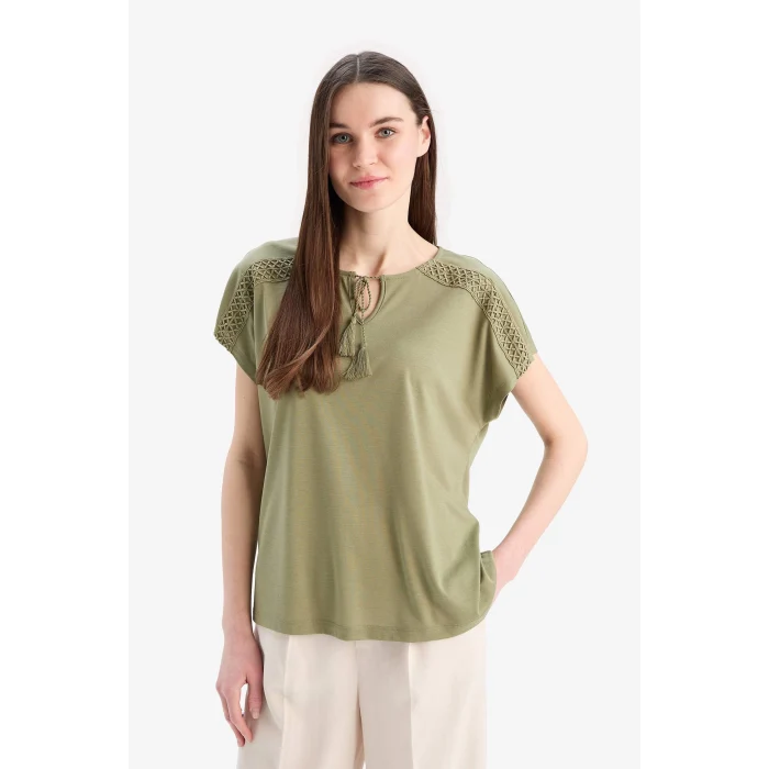 Defacto C1874 Haki Bisiklet Yaka Kısa Kollu Tişört