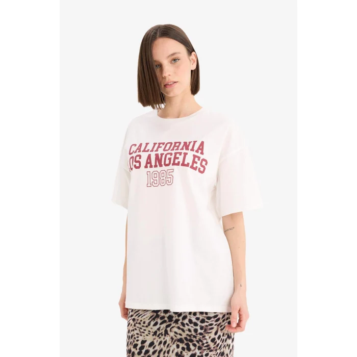 Defacto D9608 Beyaz Oversize Geniş Kalıp Bisiklet Yaka Baskılı Kısa Kollu Tişört