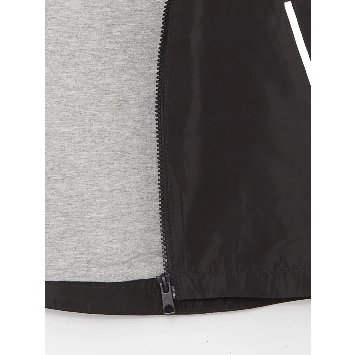 LCW Kids Siyah Kapüşonlu Erkek Çocuk Yağmurluk