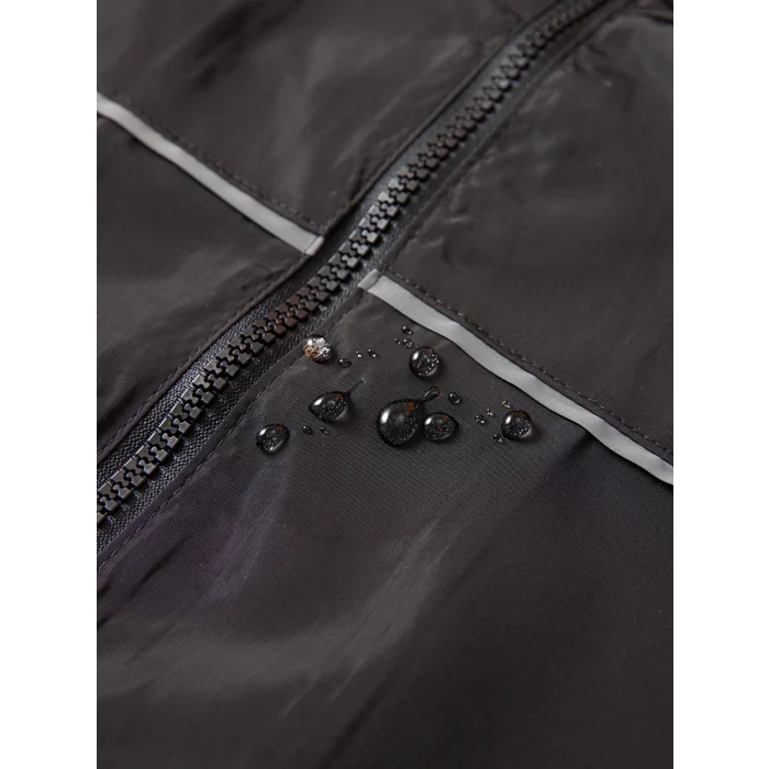 LCW Kids Siyah Kapüşonlu Erkek Çocuk Yağmurluk