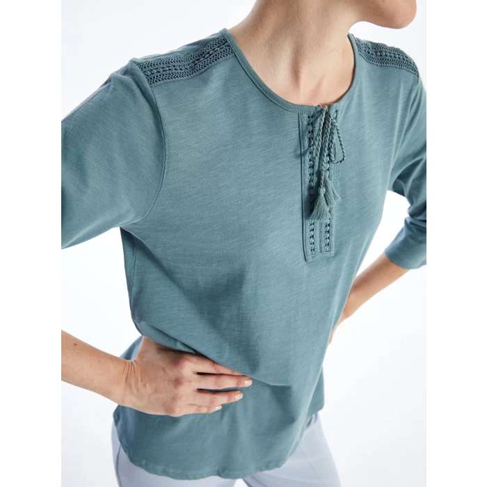 LCW Grace Mavi Bağlamalı Yaka Nakışlı Kadın Bluz