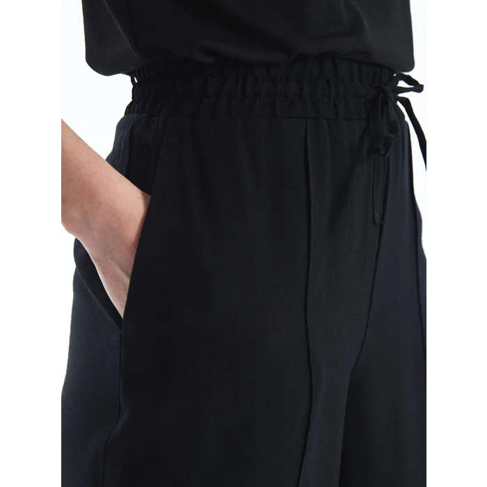 LCWAIKIKI Classic Siyah Beli Lastikli Rahat Kalıp Kadın Kapri