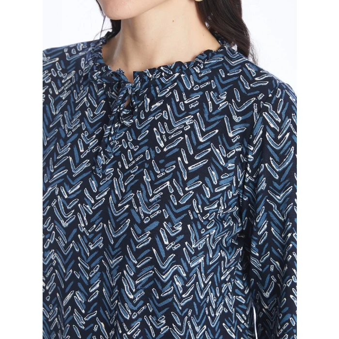 LCW Grace Lacivert Bağlamalı Yaka Desenli Kadın Tişört