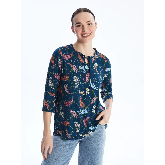 LCW Grace Karişik Bağlamalı Yaka Desenli Kadın Tişört