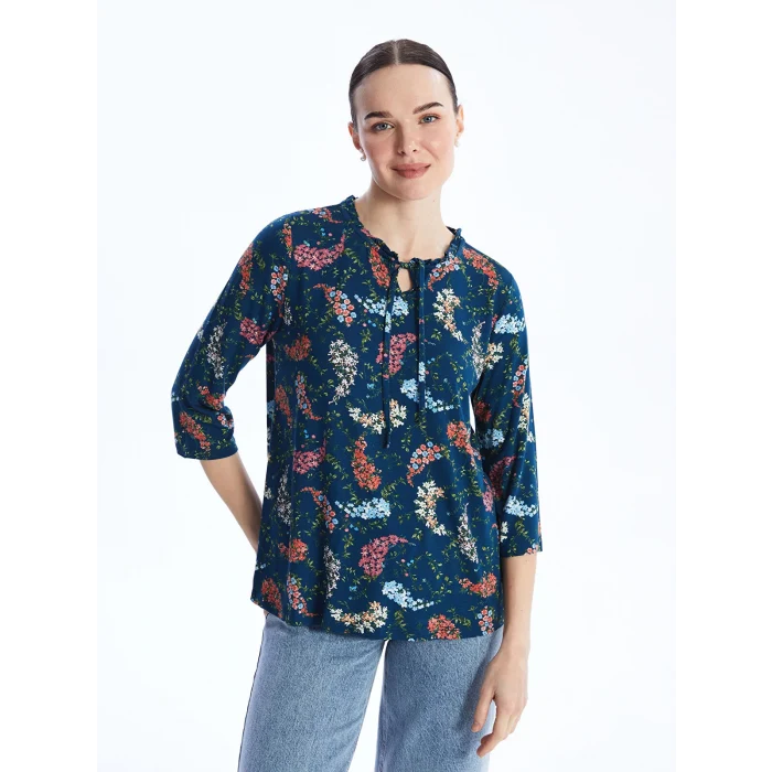 LCW Grace Karişik Bağlamalı Yaka Desenli Kadın Tişört