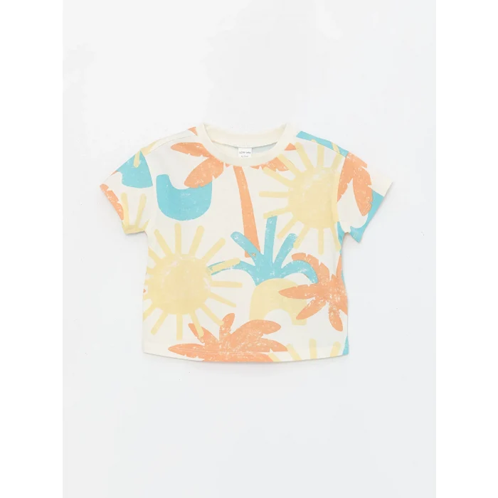 LCW baby Ekru Bisiklet Yaka Kısa Kollu Baskılı Erkek Bebek Tişört ve Şort 2li Takım