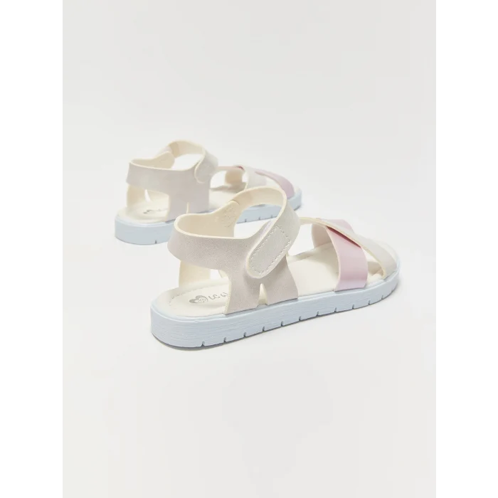 LCW STEPS Beyaz Deri Görünümlü Kız Çocuk Sandalet