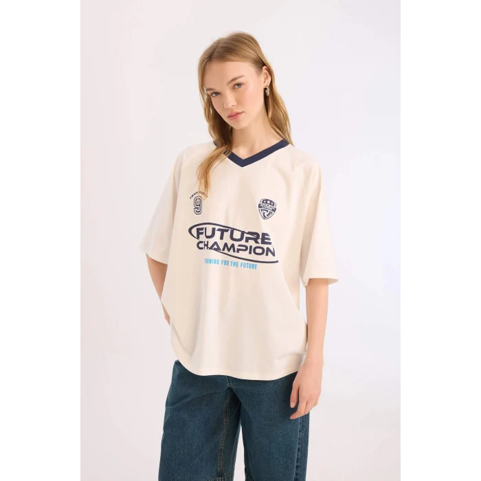 Defacto E4621 Beyaz Coool Oversize Geniş Kalıp V Yaka Sırt Baskılı Kısa Kollu Tişört