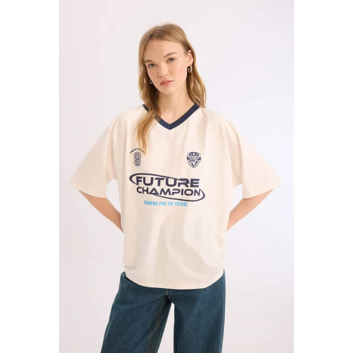 Defacto E4621 Beyaz Coool Oversize Geniş Kalıp V Yaka Sırt Baskılı Kısa Kollu Tişört