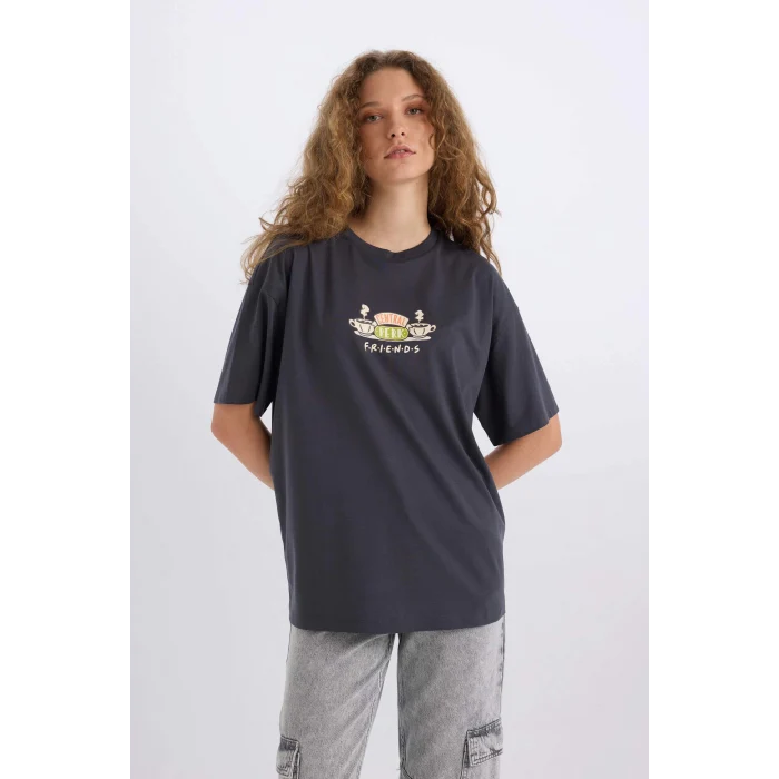Defacto D9152 Antrasit Sömestr Friends Oversize Geniş Kalıp Bisiklet Yaka Sırt Baskılı Kısa Kollu Tişört
