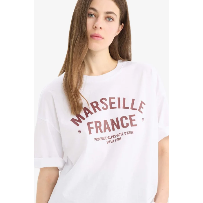 Defacto E2795 Beyaz Oversize Geniş Kalıp Bisiklet Yaka Baskılı Penye Kısa Kollu Tişört